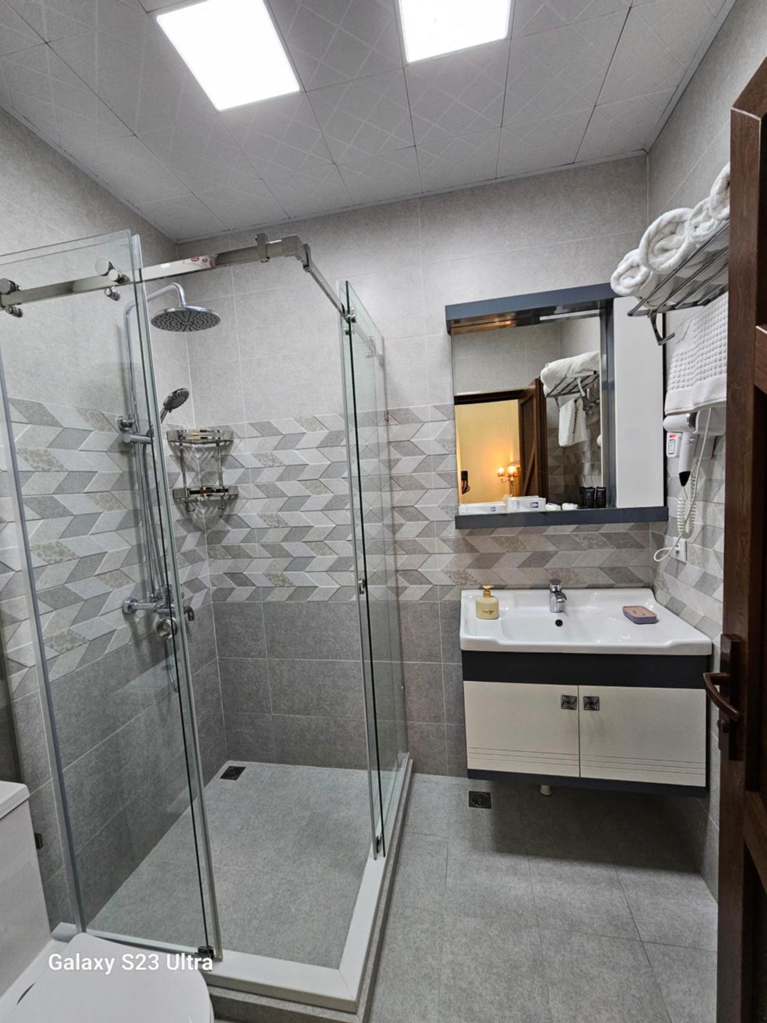 Hotel Sharq Ντουσαμπέ Εξωτερικό φωτογραφία